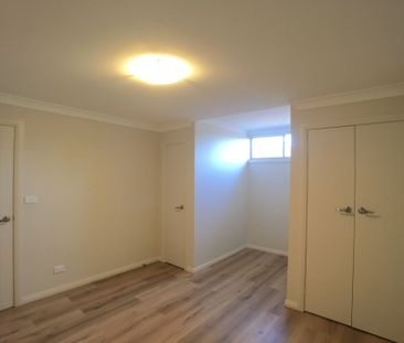 2-bedroom Modern Townhouse in great location - Photo 3