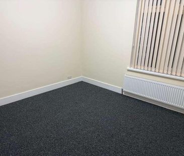 Knighton Lane, Leicester, LE2 - Photo 1