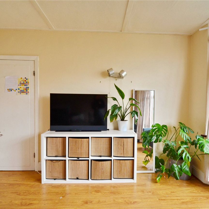 The Crescent, Henleaze - Photo 1