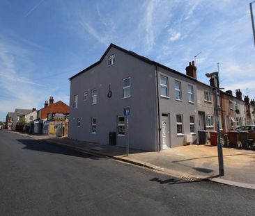 1 bedroom ground floor maisonette to rent - Photo 4