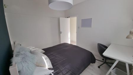 4 bedroom terraced house to rent - Photo 3
