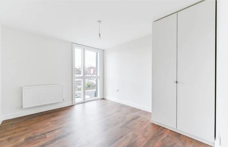 4 Bed Flat, Norbury Avenue, SW16 - Photo 5