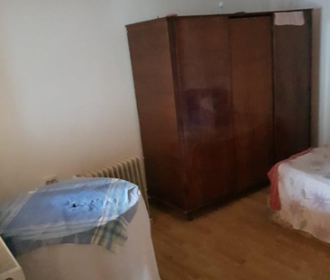 INCHIRIERE o casa MODESTA cu 4 CAMERE, complet mobilata si utilata ... - Photo 2