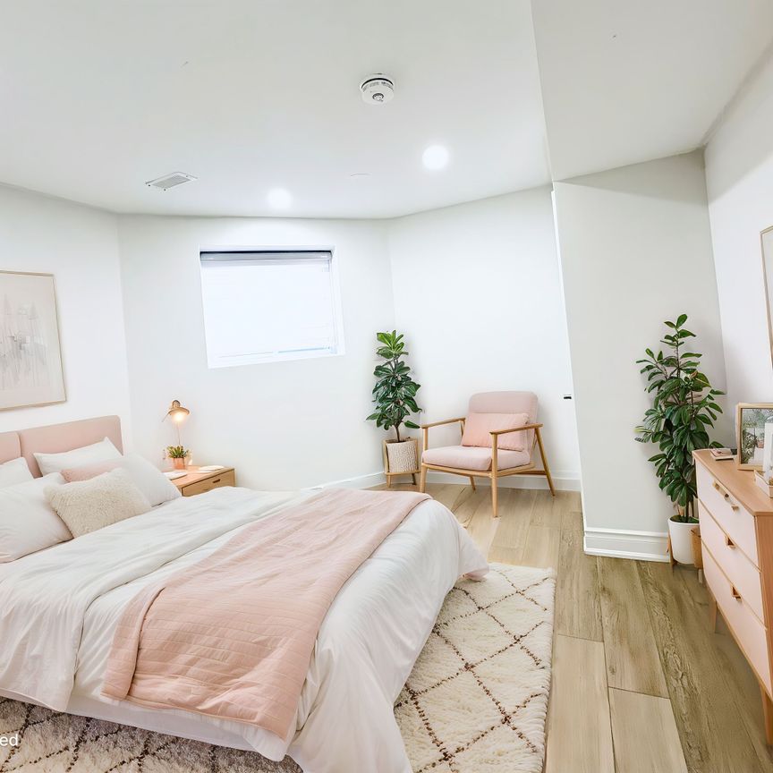 For Lease - 851 Clemens Crescent Unit# Lower Level, Mississauga, Ontario - Photo 1