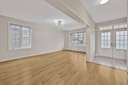 For Lease - 919 Green Street, Innisfil, Ontario - Photo 4