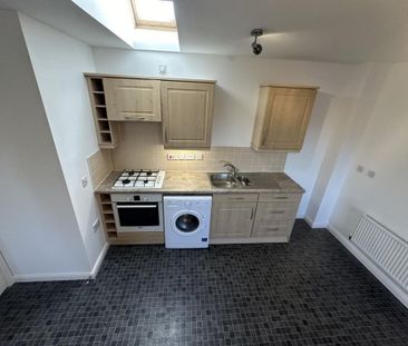 2 bedroom end of terrace house to rent - Photo 2