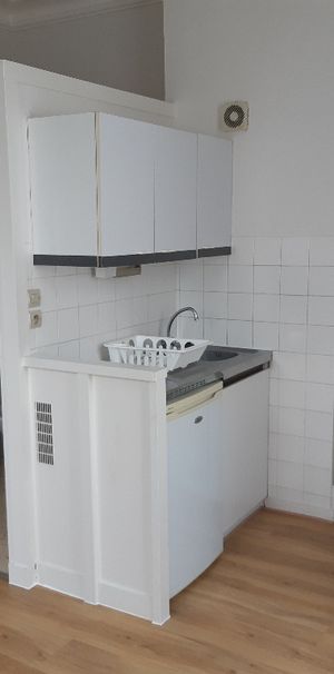 Location Appartement 1 pièce 14m² TOURS 37000 - Photo 2