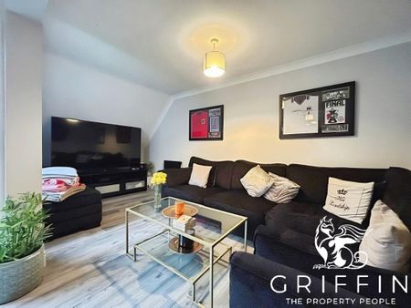 Woodstock Crescent, Laindon, Basildon, SS15 - Photo 2