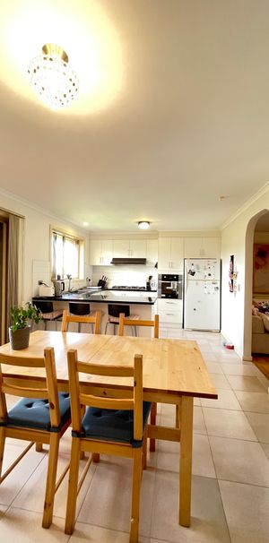 Thomastown - Photo 1