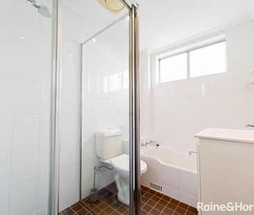 Light-Filled 2 Bedroom Unit - Photo 5