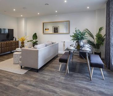 3 Bed Terraced House, Rope Walk, IG11 - Photo 2