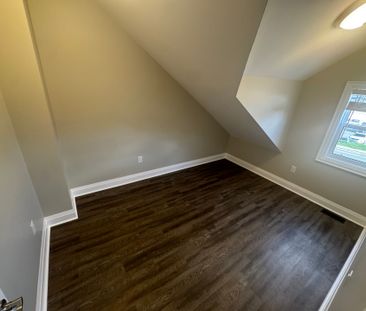 For Lease - 460 Park Road Unit# Upper, Oshawa, Ontario - Photo 1