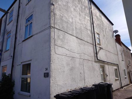 5 bedroom semi-detached house to rent - Photo 2