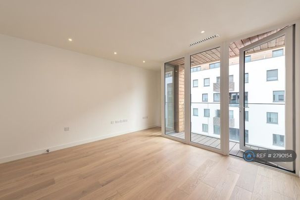 2 bedroom flat to rent - Photo 1