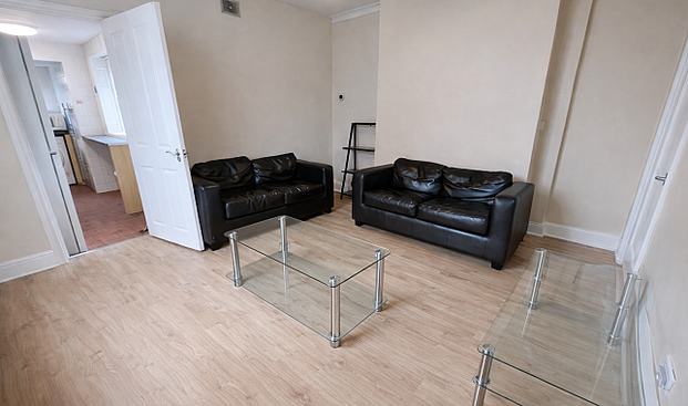 Fantastic 3 Bedroom Student Property - Photo 1
