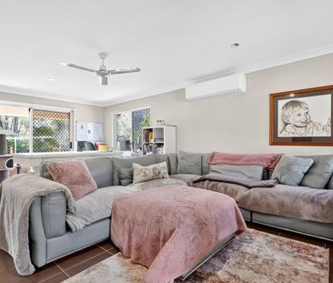 CHARMING TOWNHOUSE IN SERENE WARNER GROVES - Photo 2