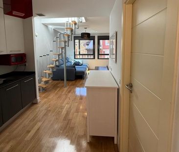 Luminoso estudio ático con espectacular terraza de 38 m² - Foto 3