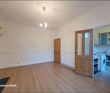 The Grove, Palmers Green, N13 - Photo 2