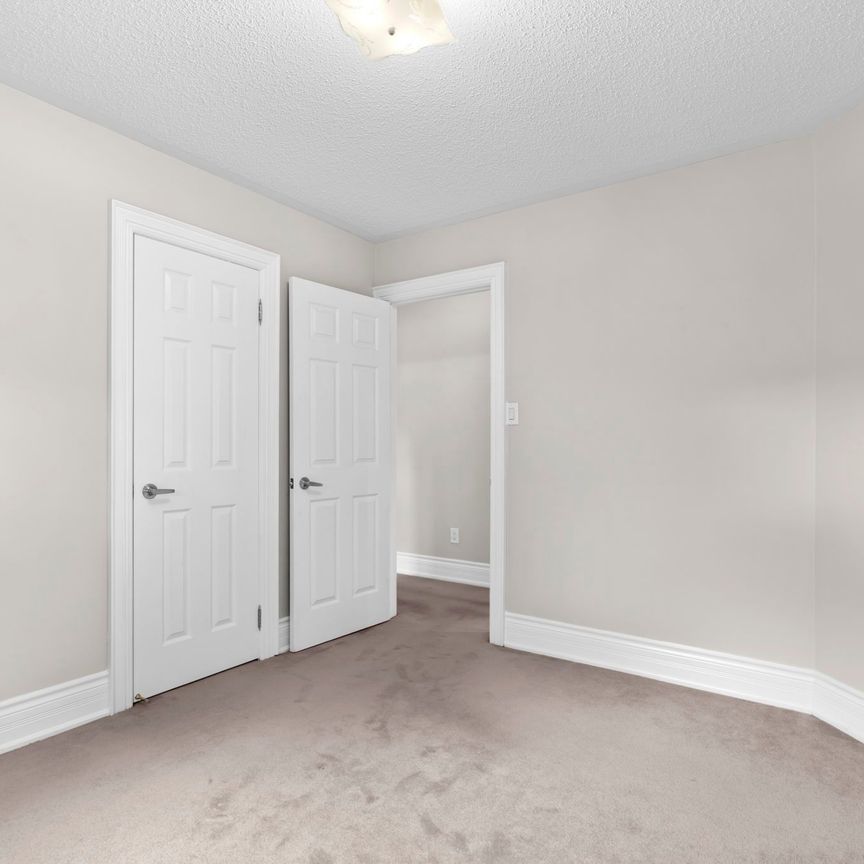 For Lease - 44 Eagleview Way, Halton Hills, Ontario - Photo 1