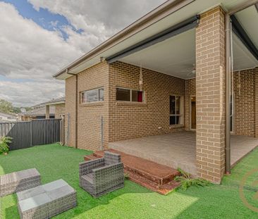 Spacious 5-Bedroom House for Rent in Box Hill&excl;&ast;&ast; - Photo 4