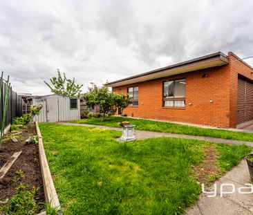 229 Melrose Drive, TULLAMARINE - Photo 3