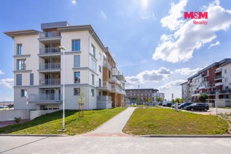 Pronájem bytu 3+kk v Pardubicích, U Sportovní školy - Photo 3