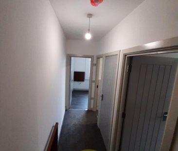 1 bedroom block of apartments to rent - Photo 6