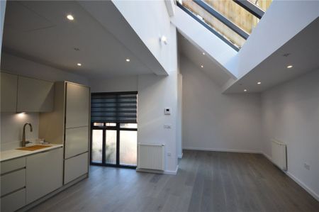 1 Bedroom Flat / Apartment - Capitol House, Old Station Approach, Winchester - Photo 3