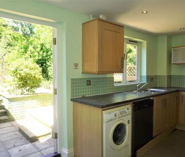 2 bedroom semi-detached house to rent - Photo 5