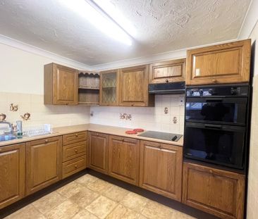 High Street - Photo 3