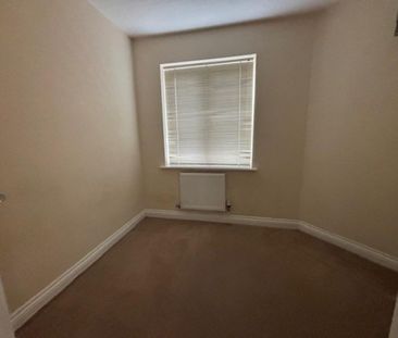 4 bedroom semi-detached house to rent - Photo 5