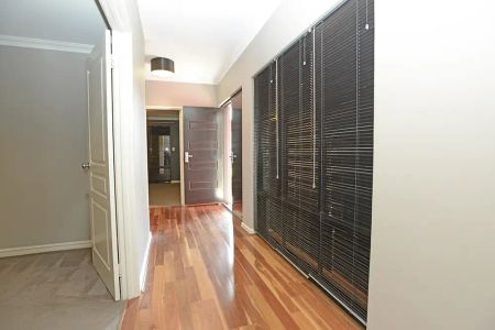 “SUPERBLY PRESENTED MODERN HOME WITH POOL” - Photo 4