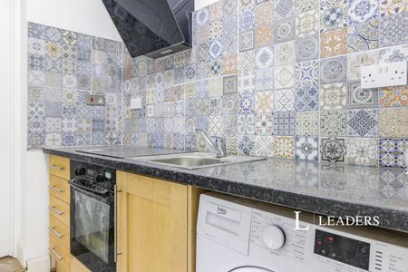 studio to rent Reynolds Road, New Malden, KT3 - Photo 4