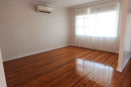 NEAT & TIDY HOME - Photo 3