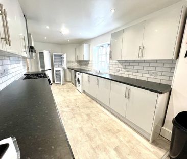 7 bedroom semi-detached house to rent - Photo 5