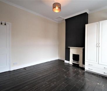 2 bedroom end of terrace house to rent - Photo 5