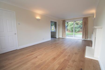 4 bedroom detached house to rent - Photo 2