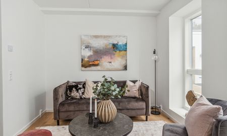 Rummeligt 3-etages rækkehus med to private terrasser og to toiletter - Photo 4