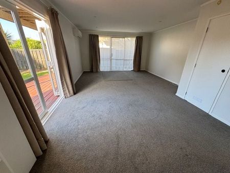 Stand Alone 2BR Home in Ellerslie - Photo 2
