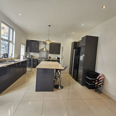 Room in a Shared House, Broadfield Road, SE6 - Photo 3