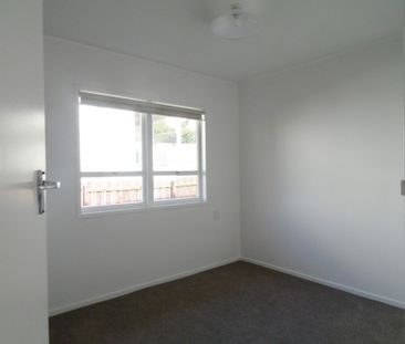 Charming 2-Bedroom Gem in Northcote Point - Photo 4