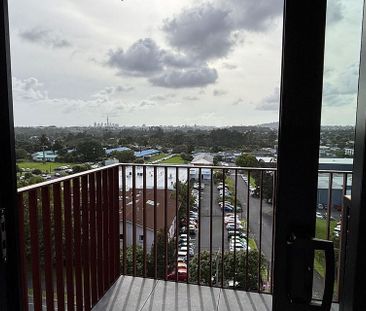 Incredible city views & pet friendly - Photo 1