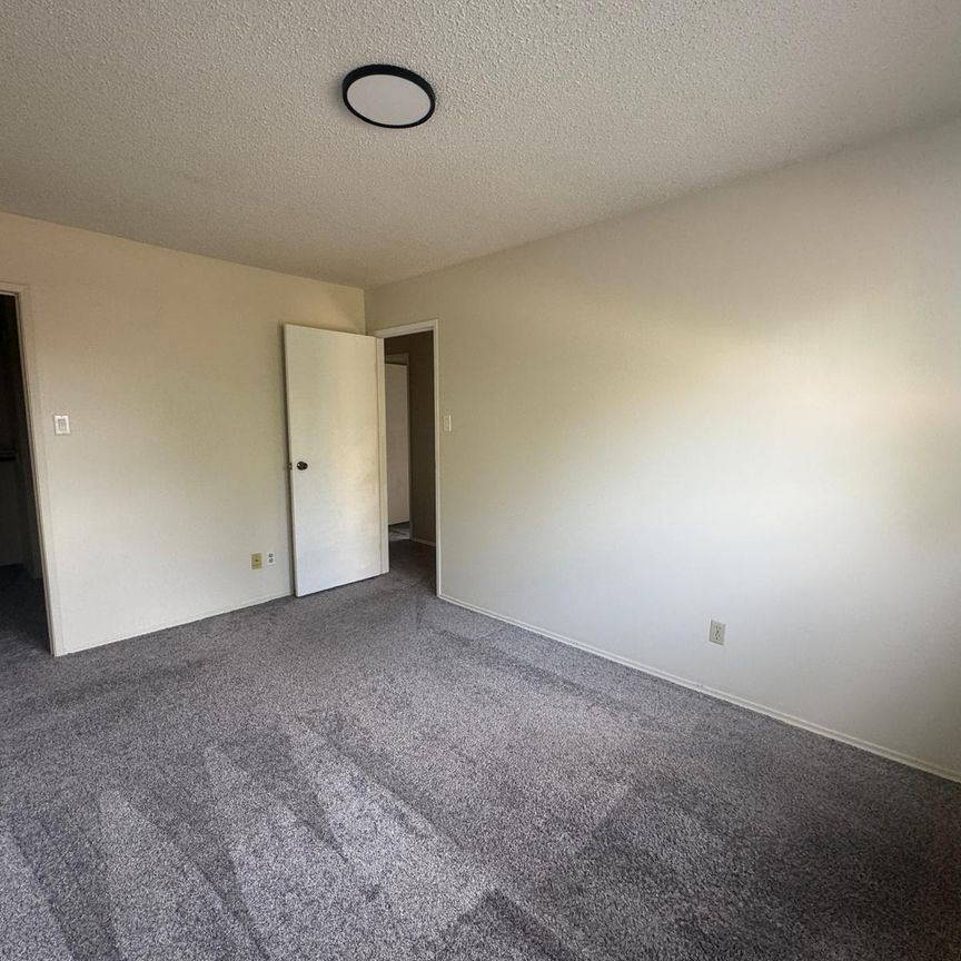 Newley Renovated Duplex Close to Bower Mall!! - Photo 1
