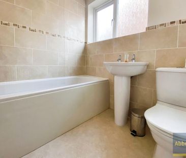 3 bedroom semi-detached house to rent - Photo 6