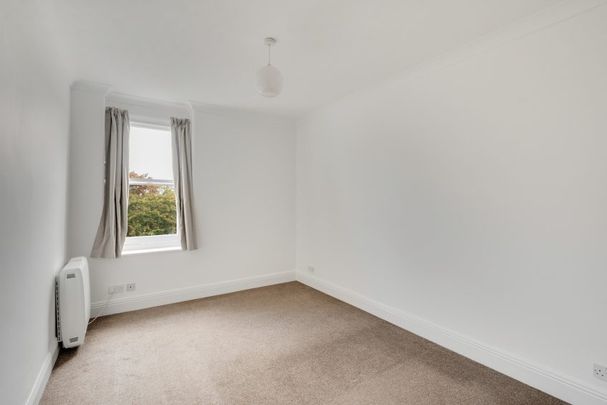 1 Bed Flat - Photo 1