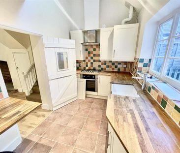 2 bedroom terraced house to rent - Photo 2