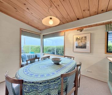 Welcome home to 123 Marine Parade. - Photo 6