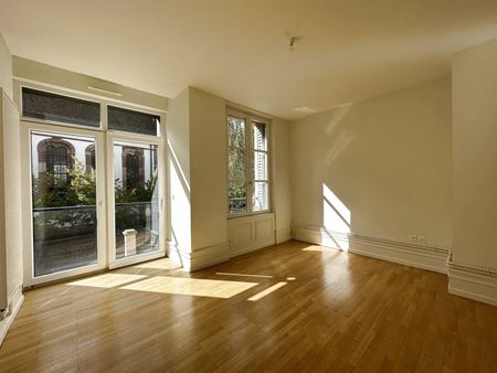 À LOUER ! Agréable appartement 6 pièces situé non loin du musée d'Art Moderne et de la Gare de Strasbourg - Photo 2