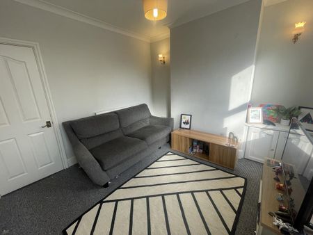 2 bedroom terraced house to rent - Photo 2