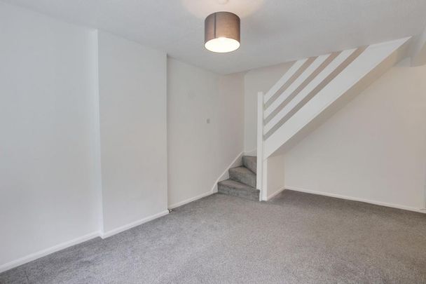 2 bedroom property to rent - Photo 1